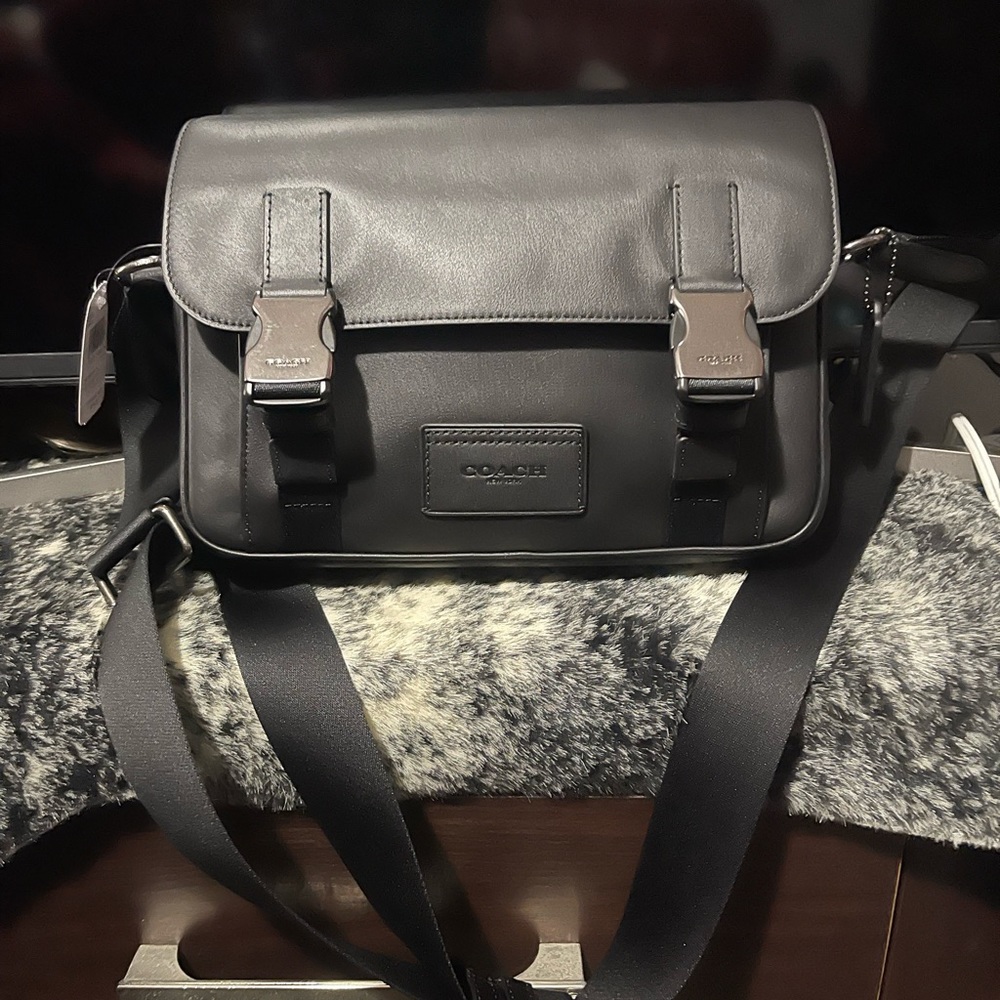 Coach Bag - Picture 3 of 4